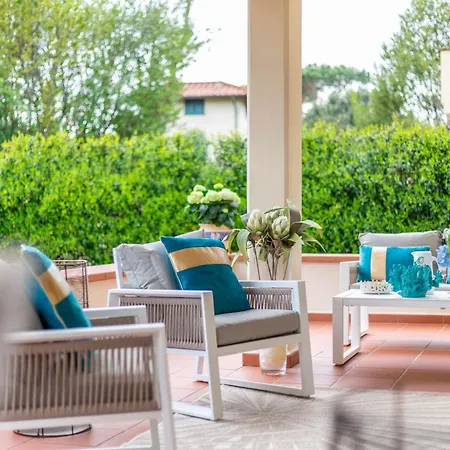 Regina Villa, By The In Marina di Pietrasanta