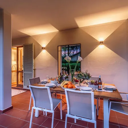 Villa Regina Villa, By The In Marina di Pietrasanta